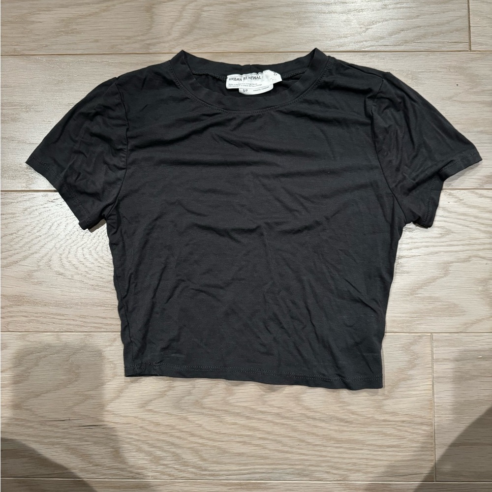 Gray crop tee